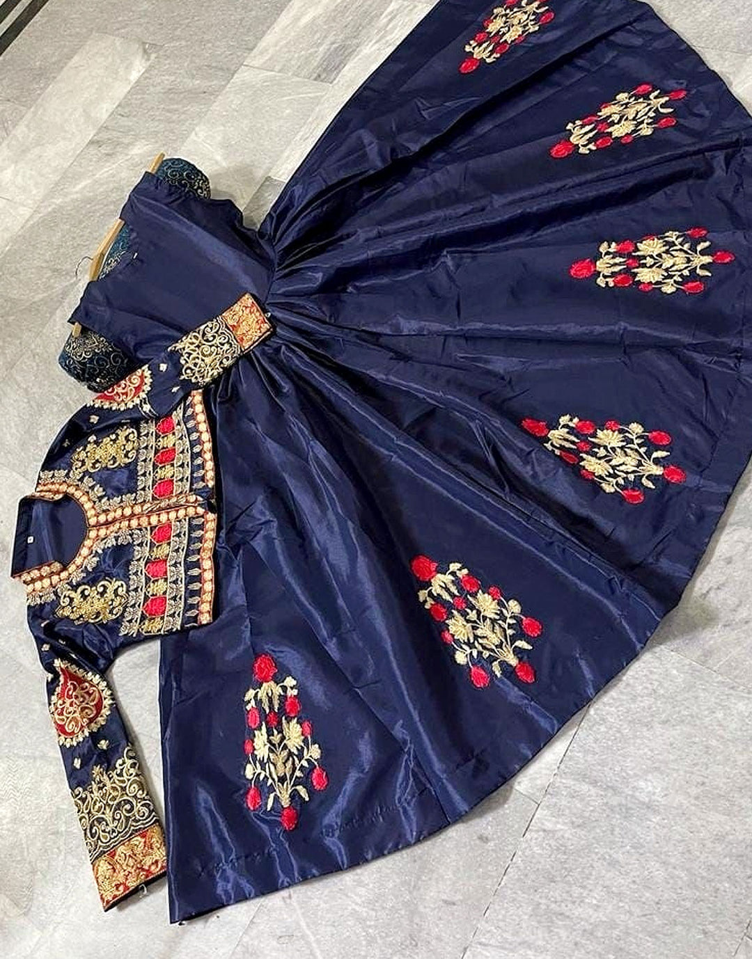 Embroidery Bunch Maxi With Emb Separate Koti 2Pcs