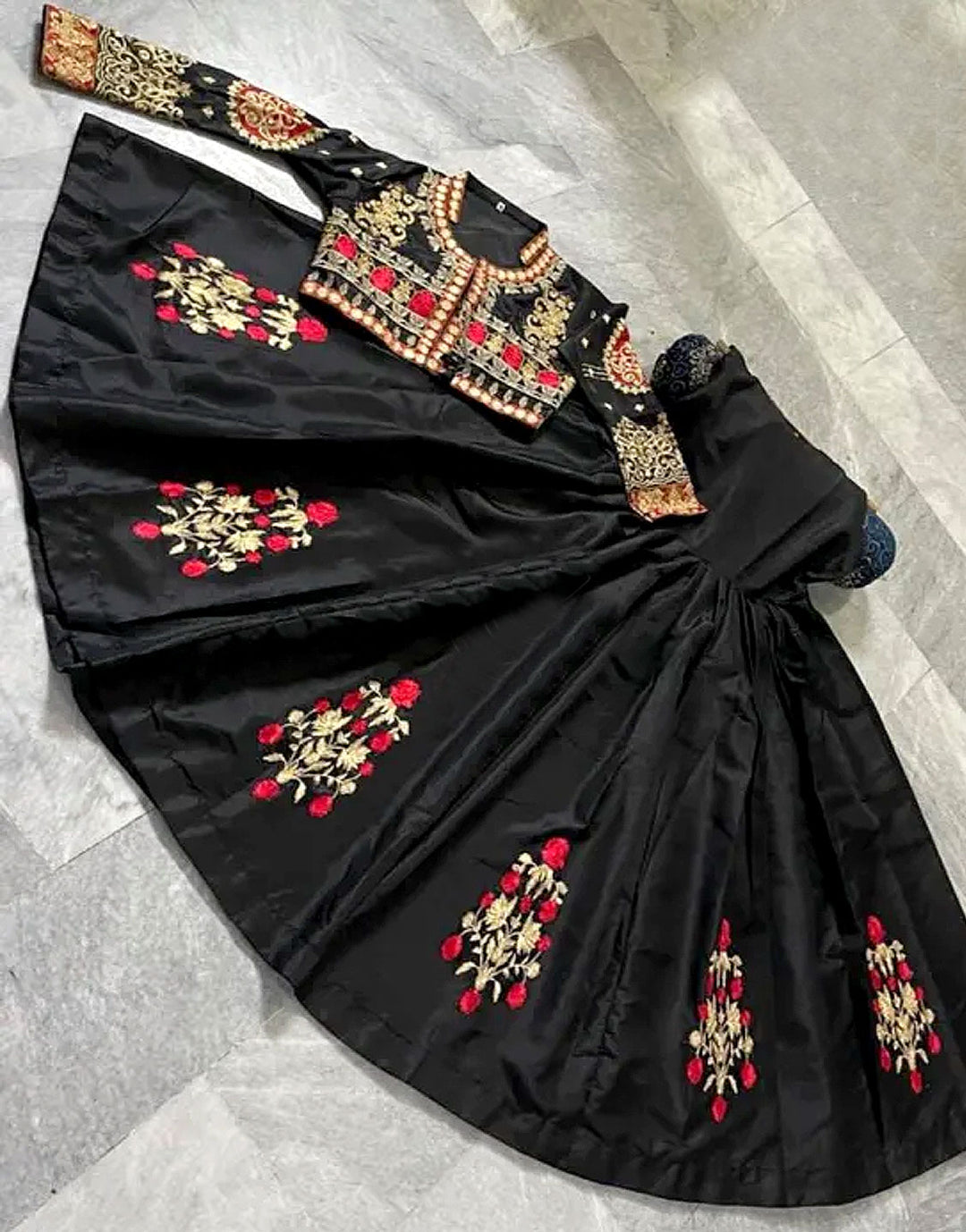 Embroidery Bunch Maxi With Emb Separate Koti 2Pcs